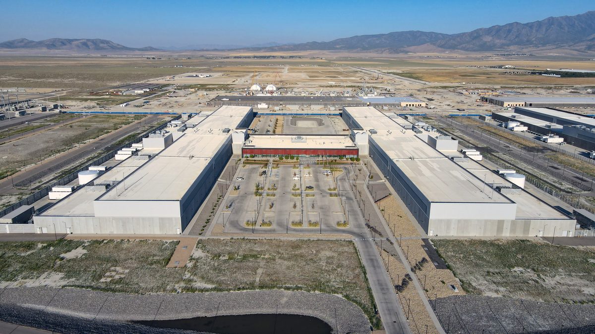 Aerial view of the Meta hyperscale data center campus